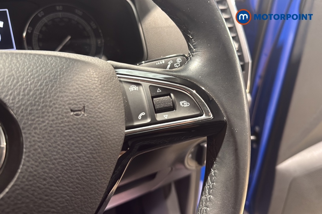 Skoda Karoq Suv Black #11
