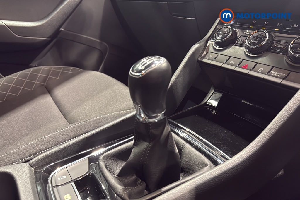Skoda Karoq Suv Black #20