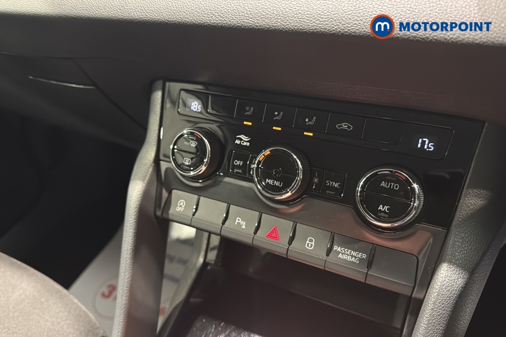 Skoda Karoq Suv Black #19