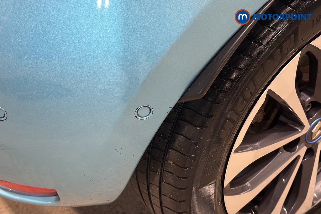 Renault Zoe Play White #31