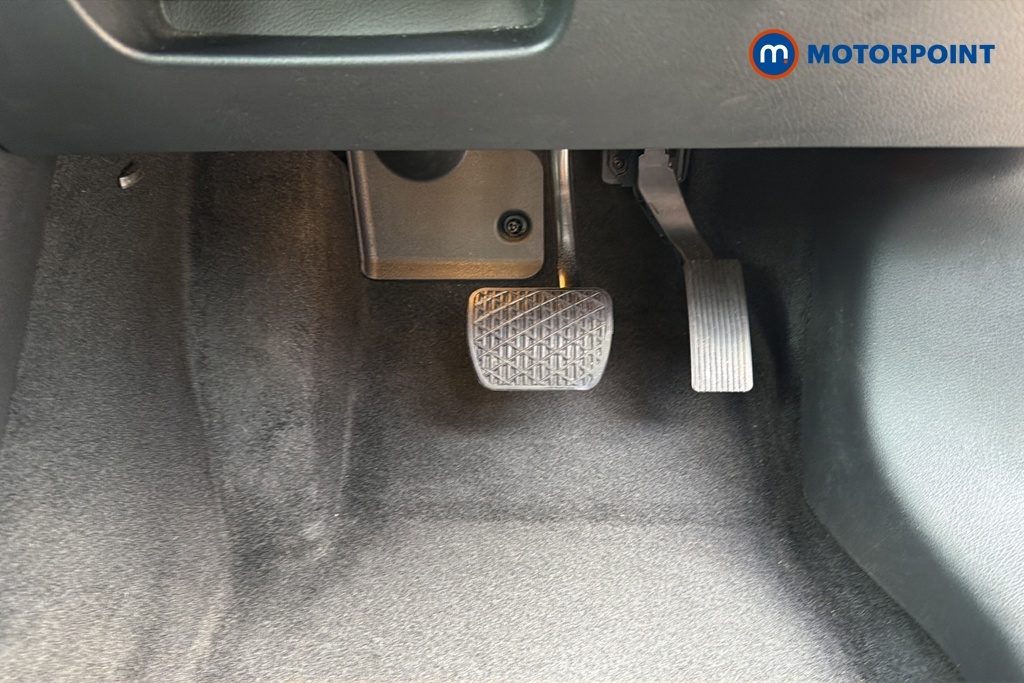 Mercedes-Benz A Class A180 Se Hatchback White #28