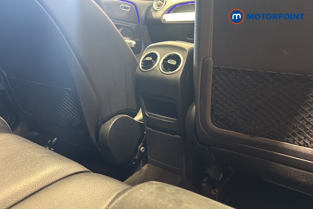Mercedes-Benz GLB Class Glb 200 Amg Line Executive A White #28