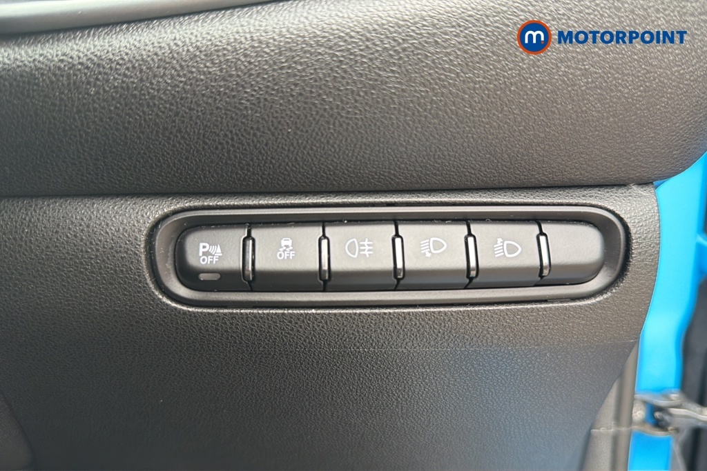 Abarth 500 42Kwh Scorpionissima Hatchback Blue #18