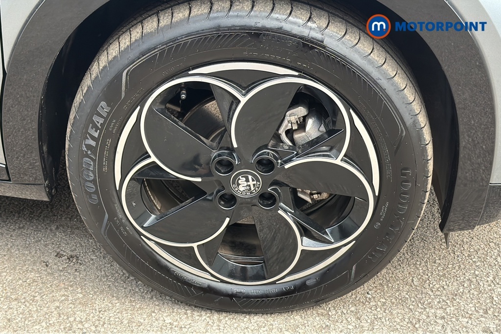 Alfa Romeo Junior 1.2 Turbo Ibrida Black #39