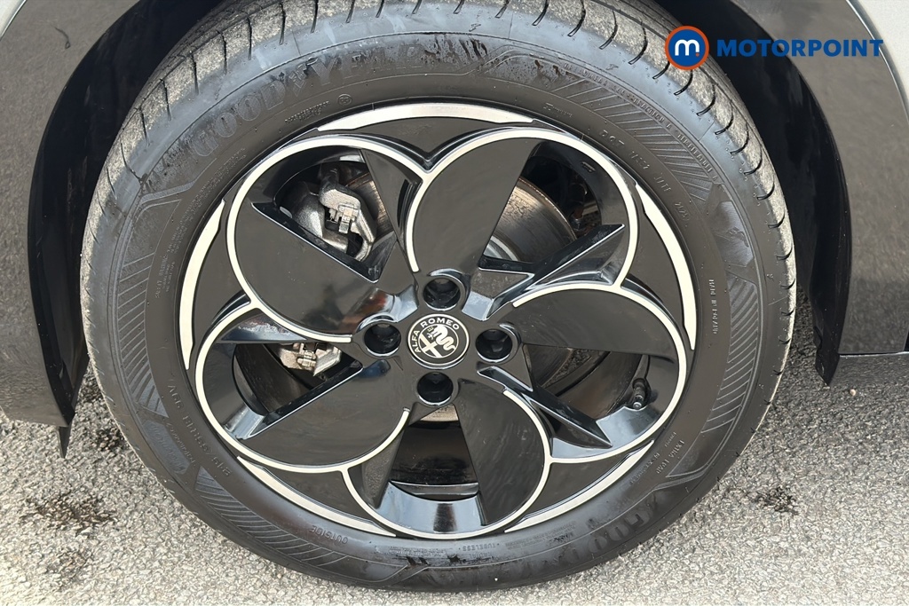 Alfa Romeo Junior 1.2 Turbo Ibrida Black #36