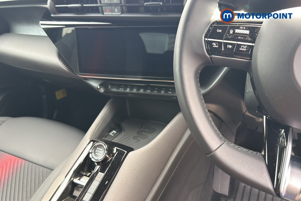 Alfa Romeo Junior 1.2 Turbo Ibrida Black #9