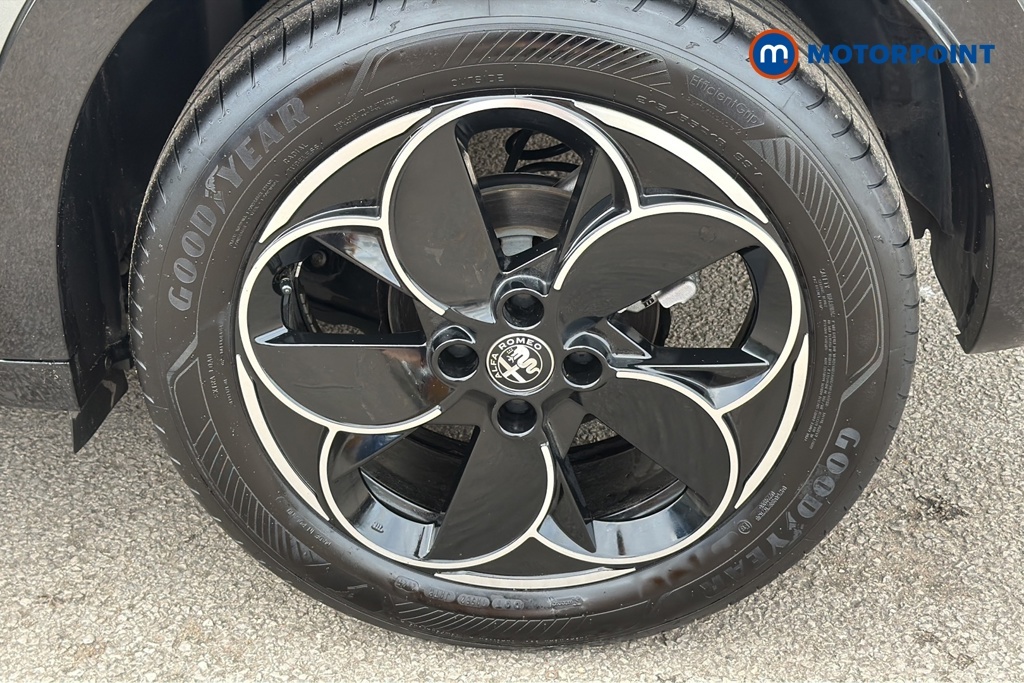 Alfa Romeo Junior 1.2 Turbo Ibrida Black #37