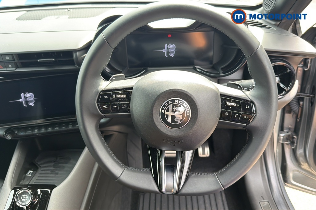 Alfa Romeo Junior 1.2 Turbo Ibrida Black #10