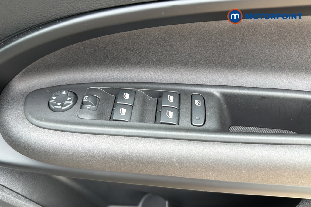 Alfa Romeo Junior 1.2 Turbo Ibrida Black #23