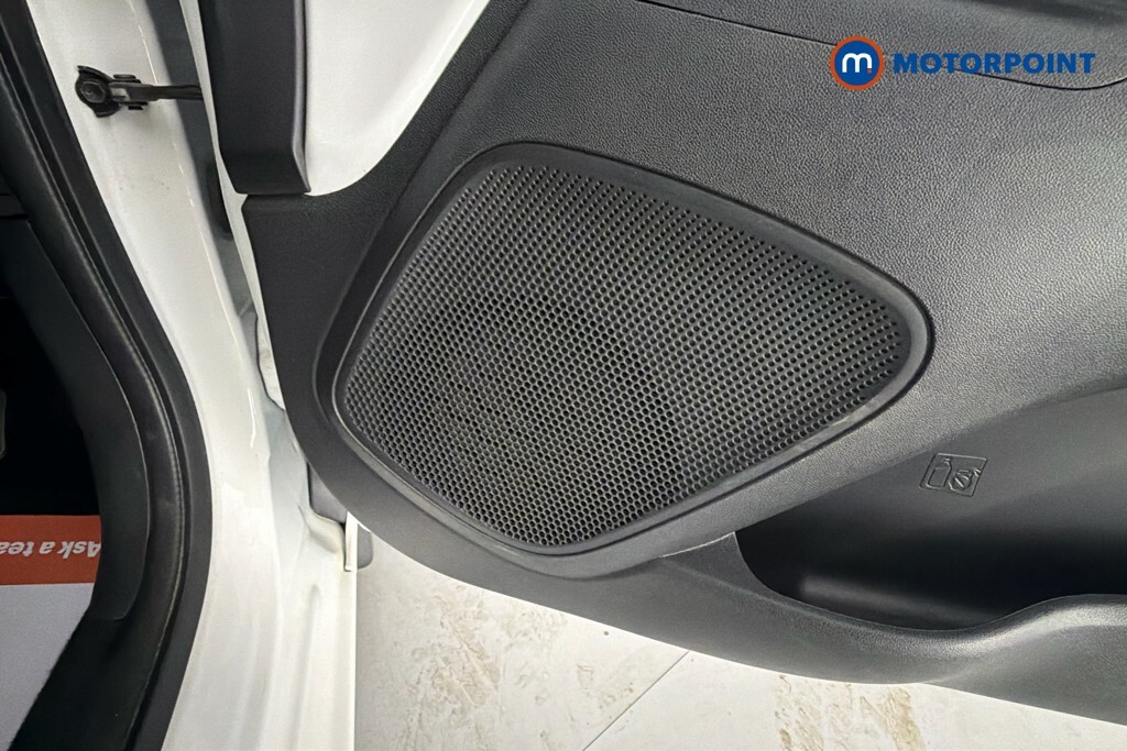 Peugeot 108 Active White #24