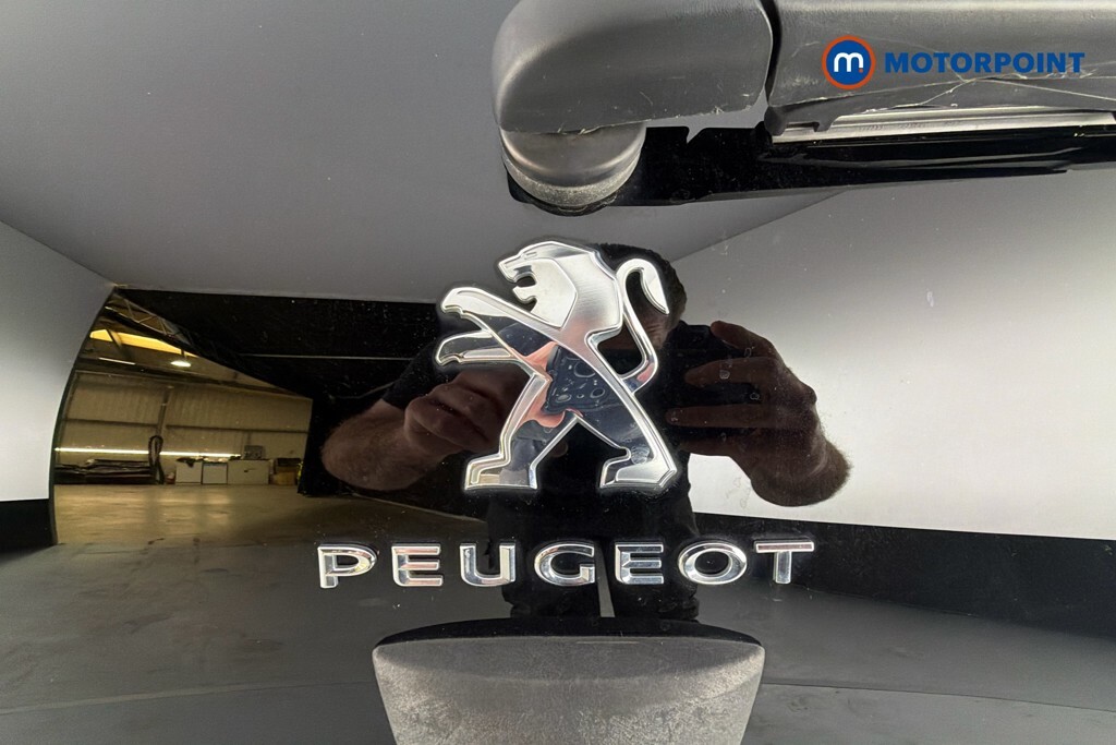 Peugeot 108 Active White #30