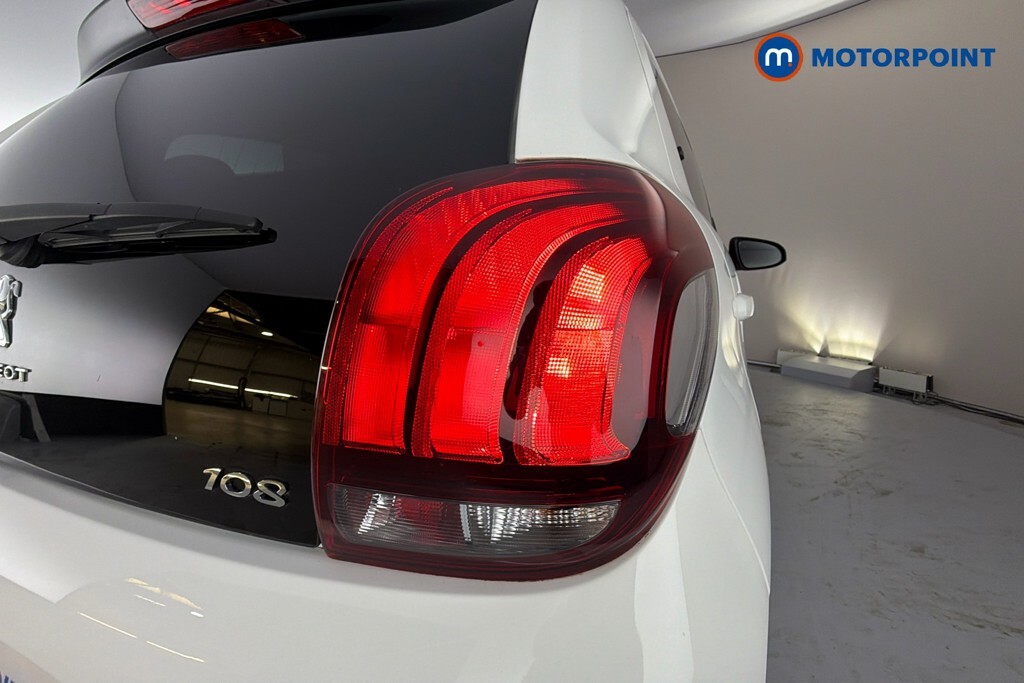 Peugeot 108 Active White #31