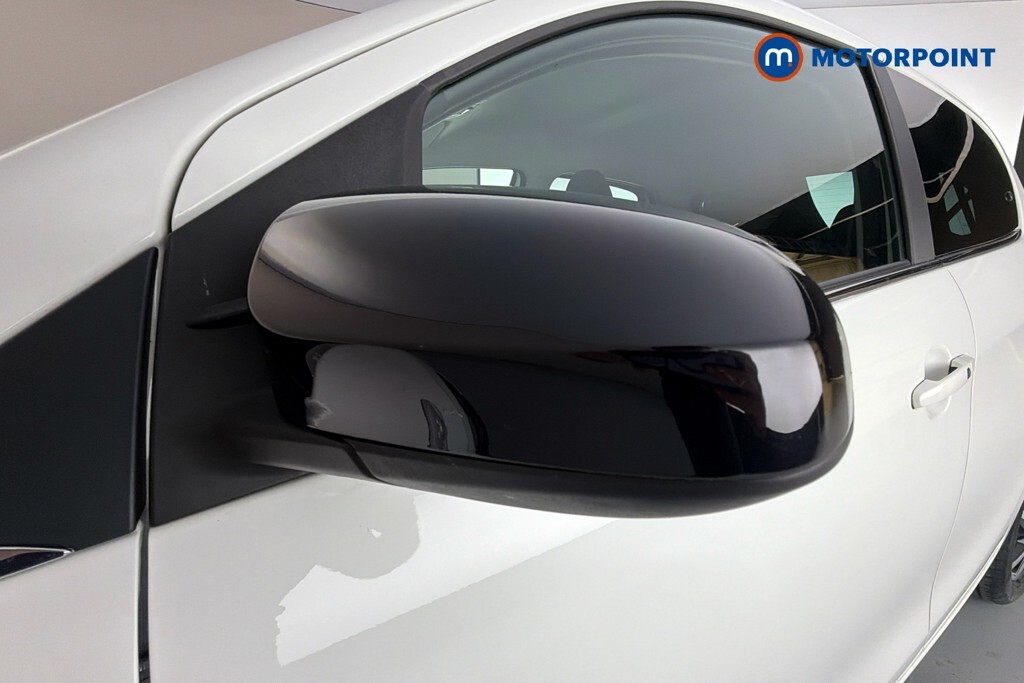 Peugeot 108 Active White #33
