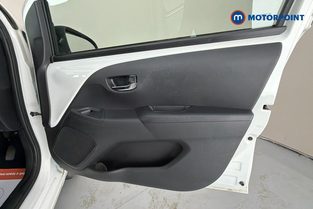 Peugeot 108 Active White #22