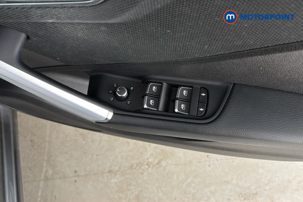 Audi Q2 Tfsi S Line Black Black #23