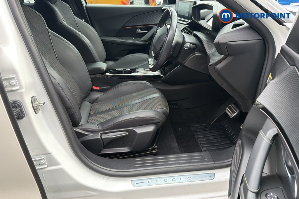 Peugeot e-2008 Gt Grey #27