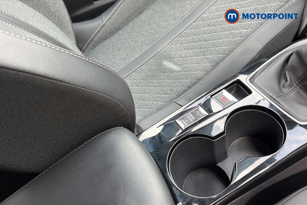 Peugeot 2008 Gt Puretech Grey #19