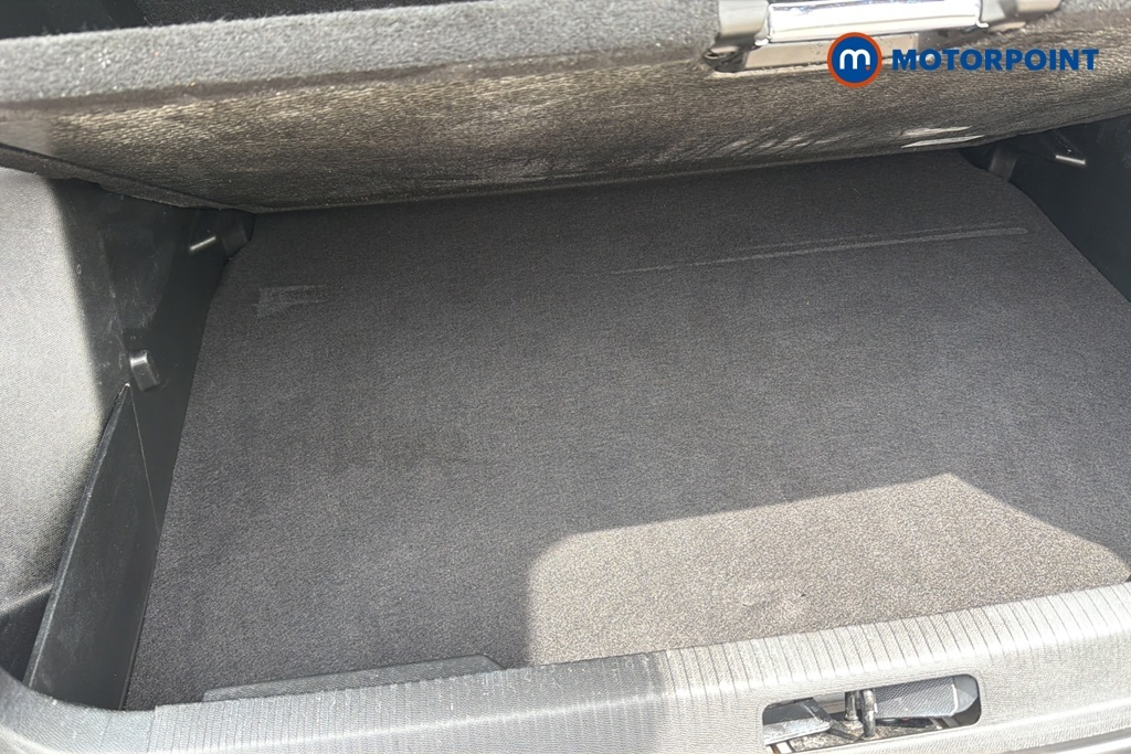 Peugeot 2008 Gt Puretech Grey #28