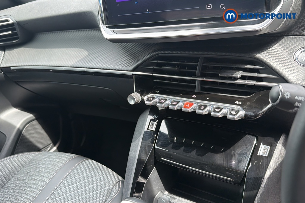 Peugeot 2008 Gt Puretech Grey #17