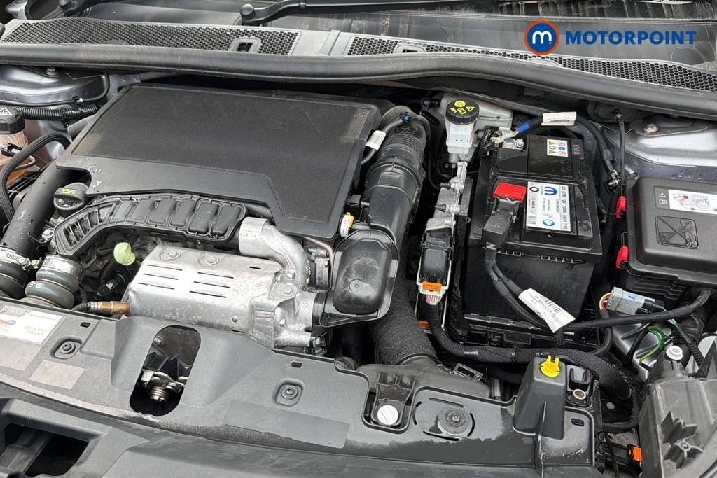 Peugeot 2008 Gt Puretech Grey #37
