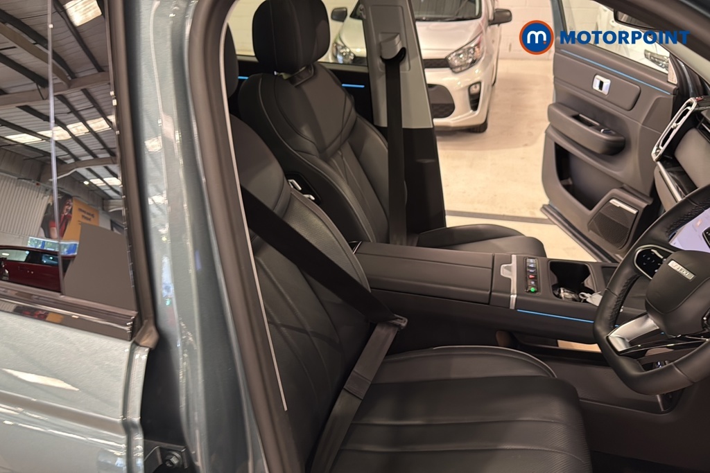 JAECOO 7 Shs Luxury Pearl Silverblack Roof Black #26