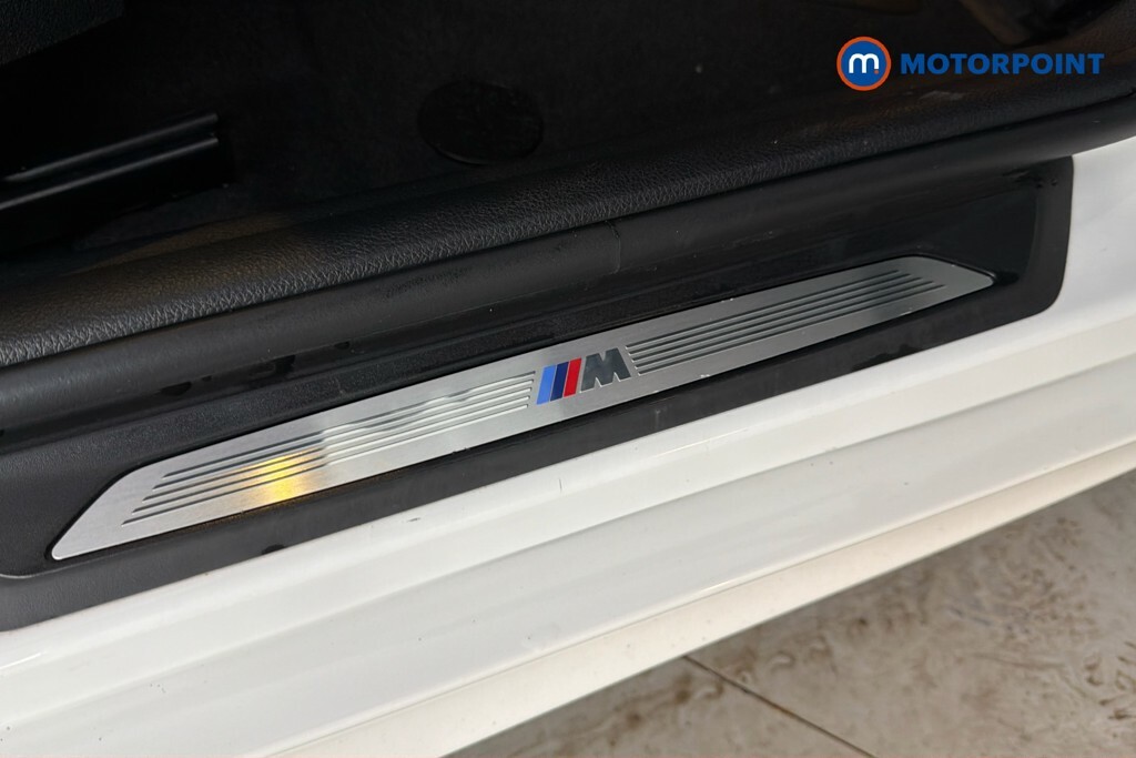 BMW 1 Series Sport White #23