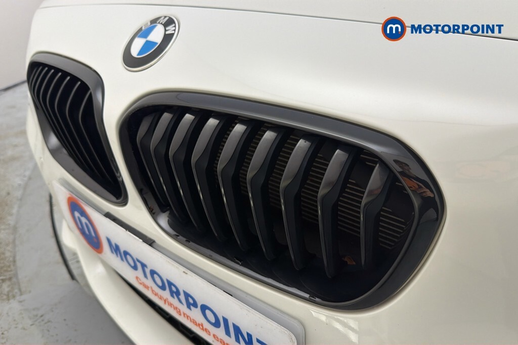 BMW 1 Series Sport White #32