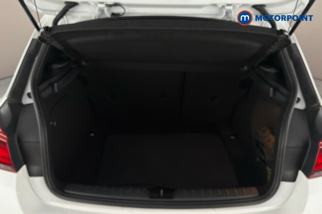 BMW 1 Series Sport White #26
