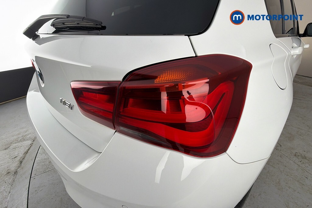 BMW 1 Series Sport White #28