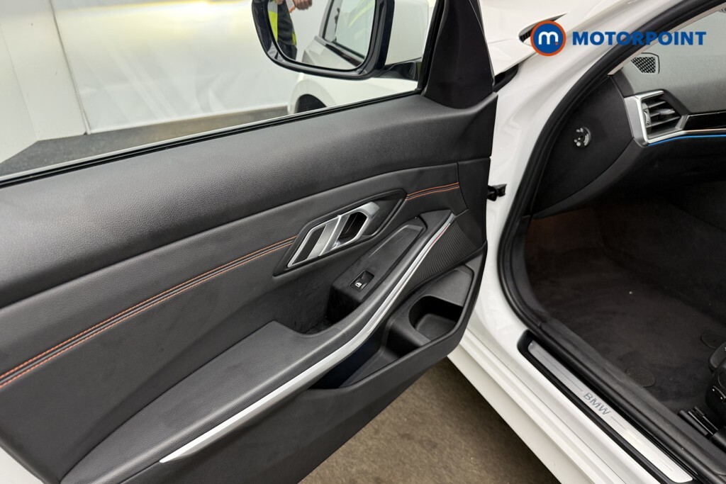 BMW 3 Series 320I Sport Step White #44