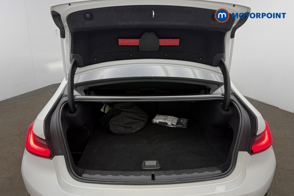 BMW 3 Series 320I Sport Step White #37