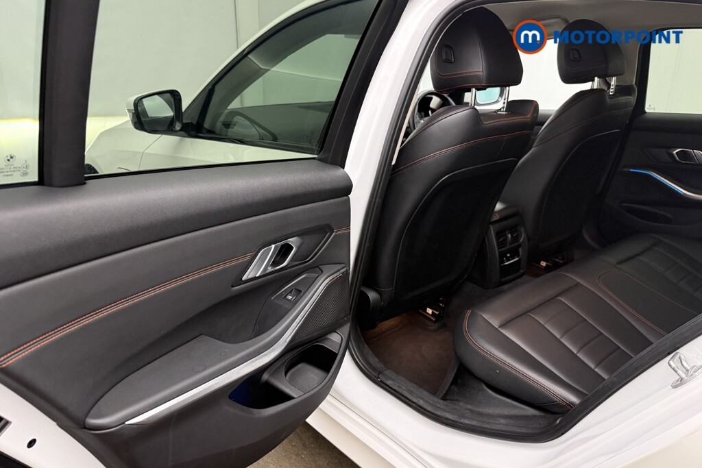 BMW 3 Series 320I Sport Step White #41
