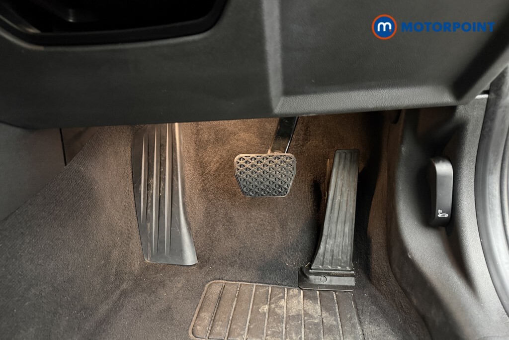 BMW 3 Series 320I Sport Step White #36