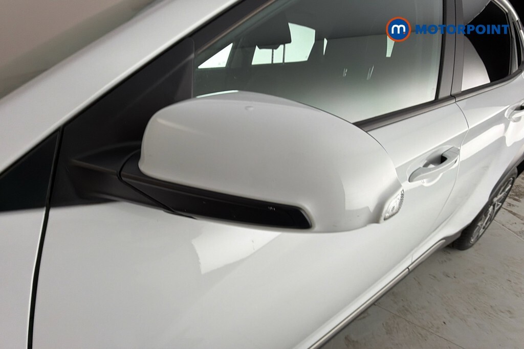 Hyundai Kona Ultimate White #29