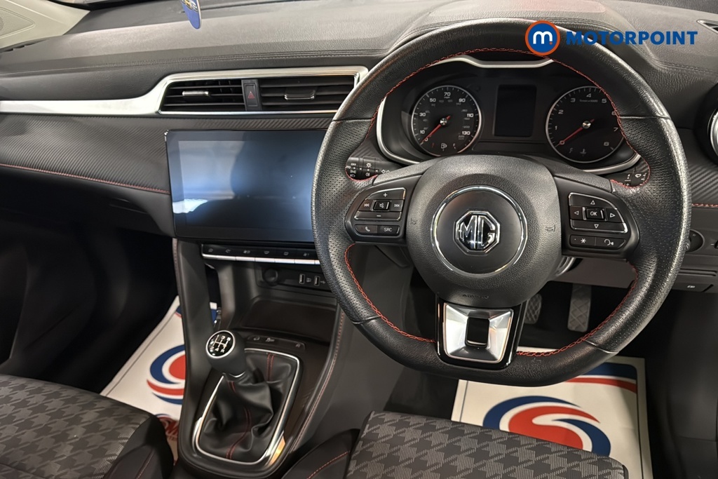 MG ZS 1.0T Gdi Exclusive Red #9