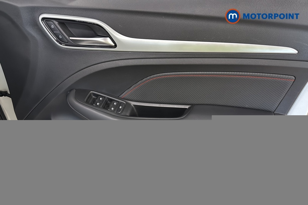 MG ZS 1.0T Gdi Exclusive Red #19