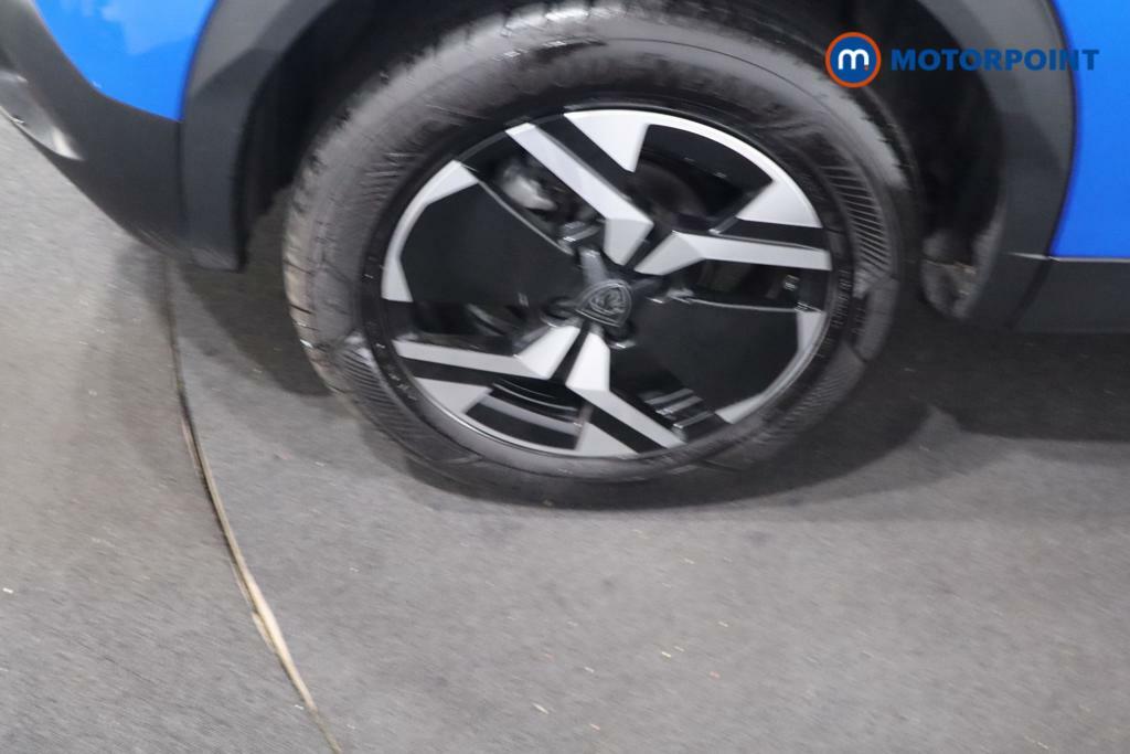 Peugeot 2008 Puretech Allure Premium Black #24