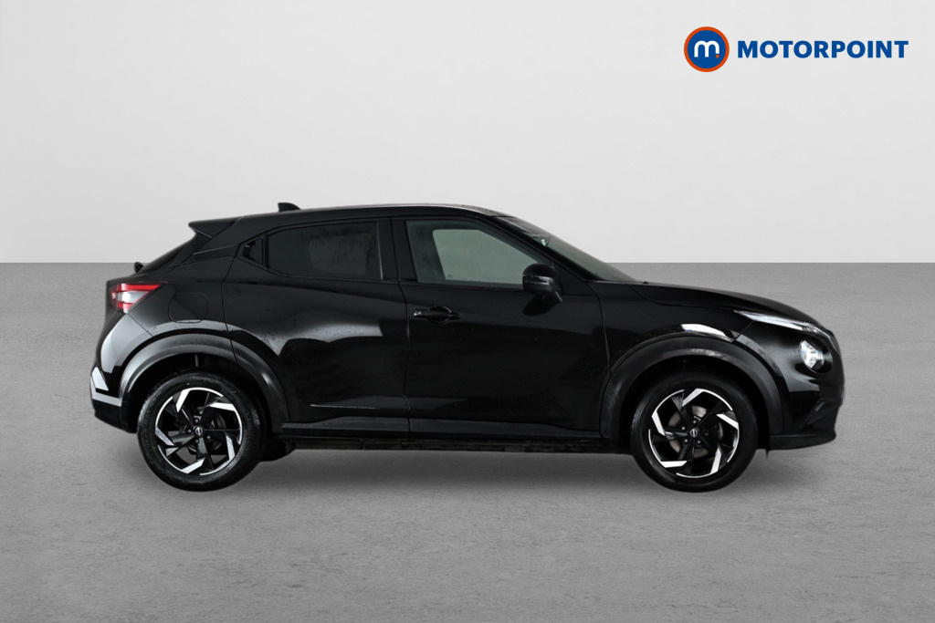 Nissan Juke N-connecta Red #8