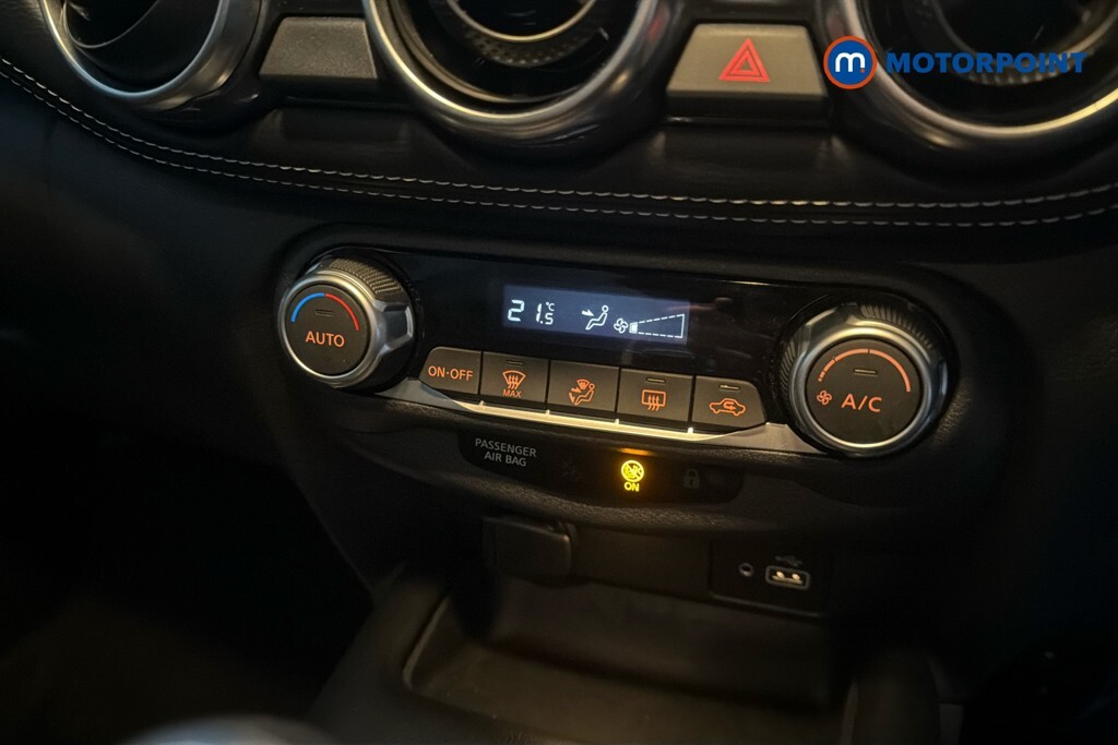 Nissan Juke N-connecta Red #14
