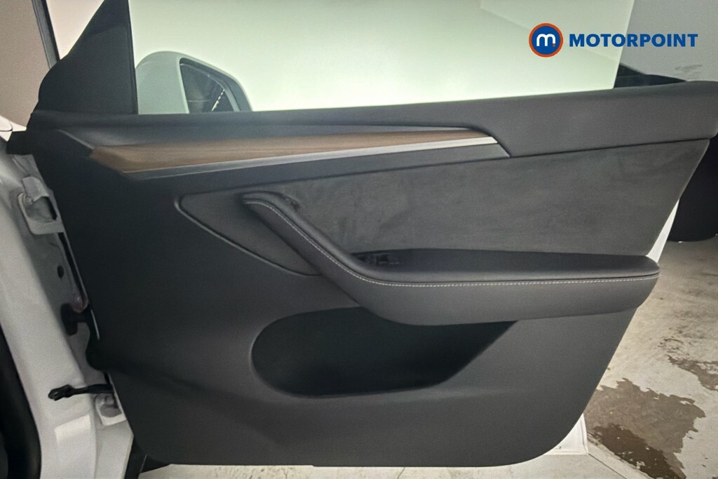 Tesla Model Y Suv Rwd 346 Ps White #16