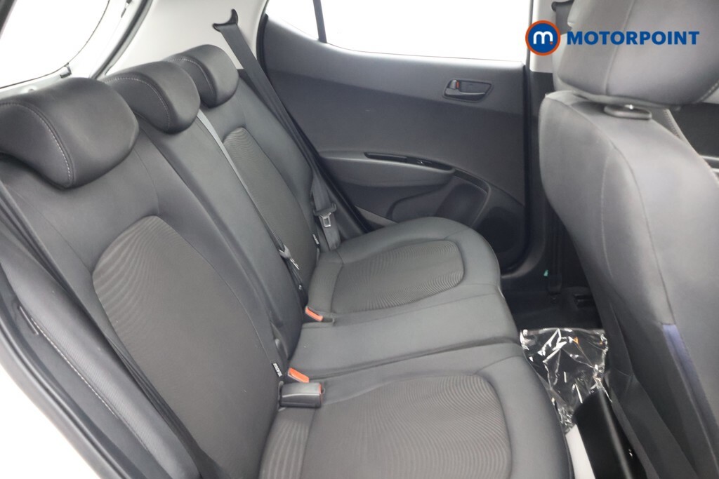 Hyundai I10 Hatchback Black #21