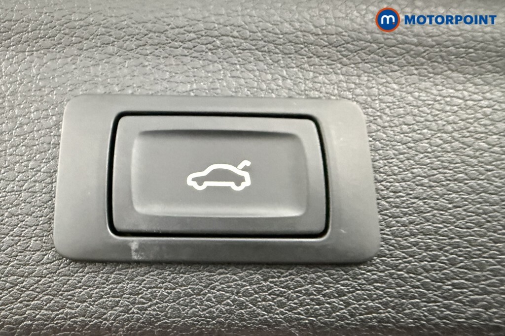 Audi Q3 Sport White #25
