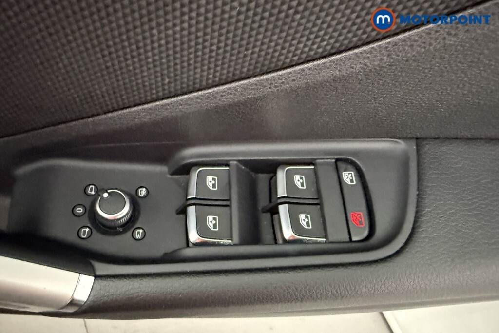 Audi Q2 S Line Black #21