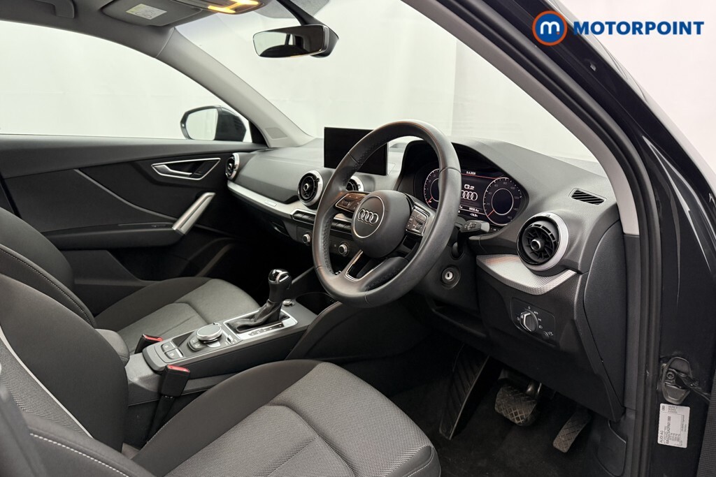 Audi Q2 S Line Black #8