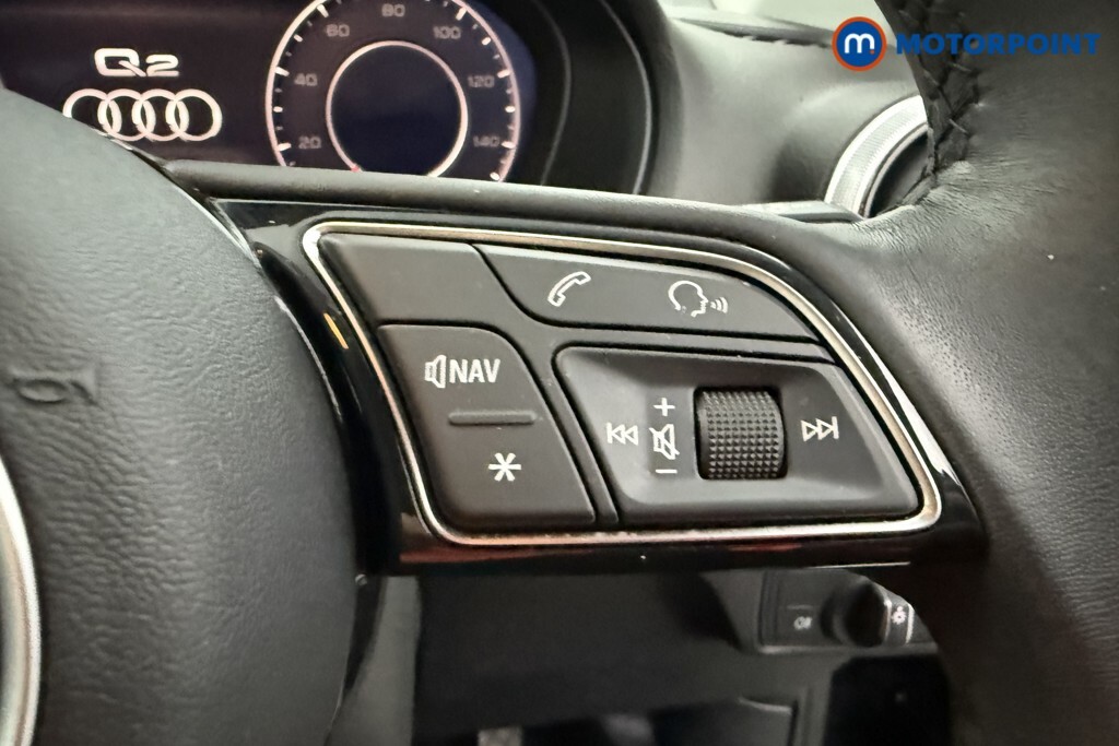 Audi Q2 S Line Black #11