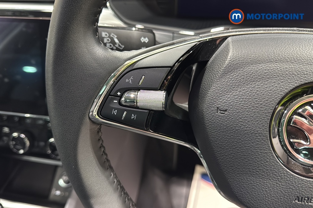 Skoda Superb Se L Black #12