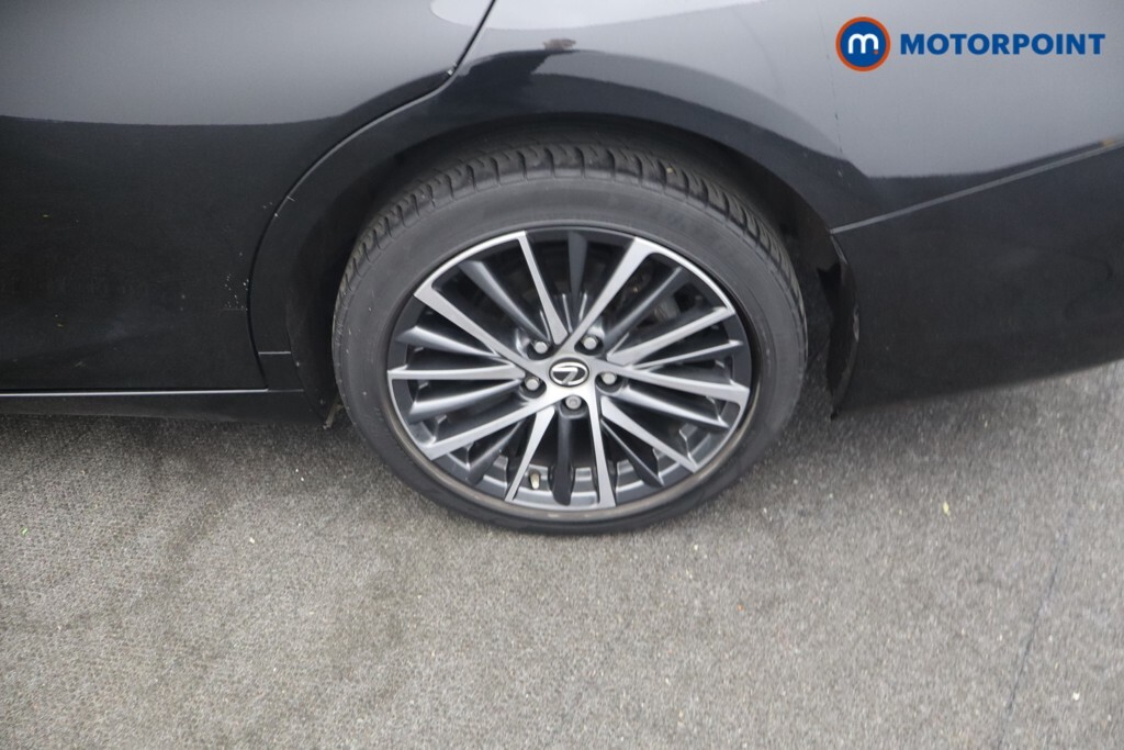 Lexus ES Saloon Black #30