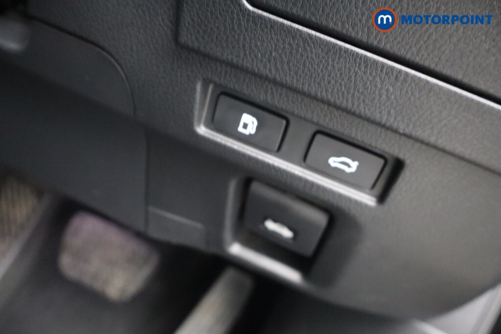 Lexus ES Saloon Black #18