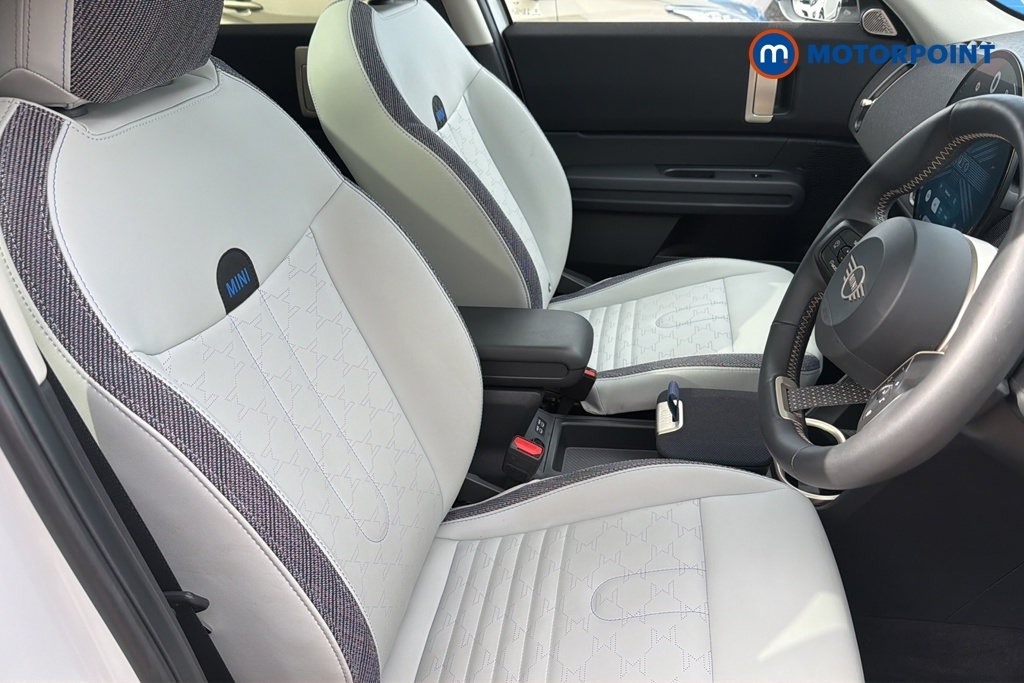 Mini Countryman U25 Mini E Black #25
