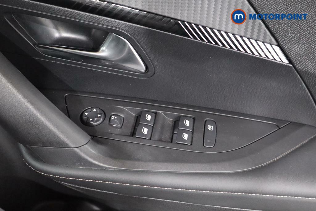 Peugeot 2008 1.2 Puretech Active Grey #17